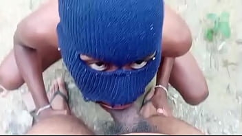 video 痩せたパウズドが草刈りに来たので結局家の裏の農場で彼に棒を置くことになりキッドはとても楽しんでいました xvideosプレミアムで完了 sex