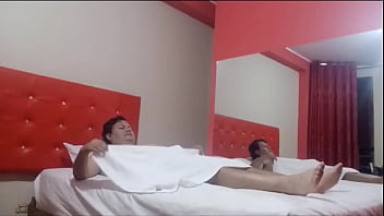 video 美しいマッサージ師candyboomが私を訪ねてきて完全かつ独占的なサービスとして私のタオルを脱いで私のチンポを食べてくれと申し出ました私たちは幸せでいっぱいの精液と複数の射精で終わりました sex
