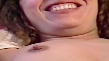 video 義理の息子は私のお尻に指を入れて美味しくファックします彼はそれを私のお尻に入れたいのです sex