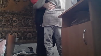 video мы с соседкой прячемся от родителей за столом чтобы побыстрее кончить девушкилесбиянкииллюзии sex