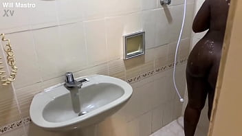 video моя подруга приехала из анголы и попросила остаться дома я сказал можно но ей пришлось отдать мне свою киску sex