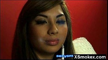 video 密かにねじ込まれた美しい角質の情熱的な喫煙熟女 sex