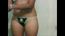 video мой двоюродный брат намекает мне в занятой мной ванной sex
