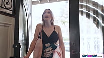 video две милфымамаши решили лизать киску и трахаться со страпоном в анусе sex