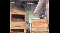 video начальник попросил каменщика заглянуть в туалет просто чтобы побыть с ним наедине в ванной она болталась sex