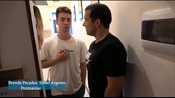 video секс втроем с брендой пекадос латинский транс трахается с двумя молодыми итальянцами sex