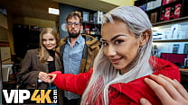 video vip4k мы с вероникой лил трахнули фейковую извращенкукоролеву фиби евро и поиграли с его яйцами sex