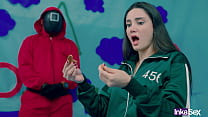 video игра с кальмарами бразильянка виктория кармарго ломает печенье в игре с кальмарами и трахается в свою мясистую sex