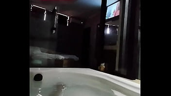 video что произошло на днях на гейвечеринке в мотеле голышом в ванной sex