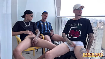video в десне моего партнера не хватало воды и он пришел принять душ ко мне я дала ему свою жопу всеми способами а мой sex