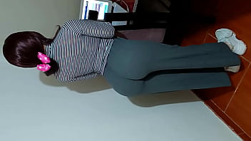 video ため息を抑えながら潤滑剤を欲しがるおいしい欲情した主婦初めてのアナルセックスハードコアそして巨尻の熟女18歳の中に射精 sex