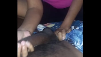 video сводная сестра сосет член а затем целует горячего парня sex