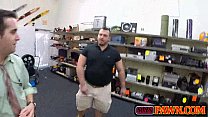 video 質屋でのホットなゲイのセックス sex