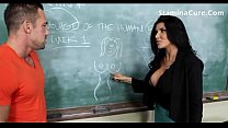 video 熱い巨乳の先生は彼女のをファックします sex
