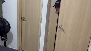 video моя соседка ждет меня в своей комнате голая готова чтобы я хорошо трахнул ей потому что ее возбужденный муж sex