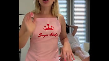 video делала депиляцию воском клиенту у которого не было секса три года и я ему помогла sex