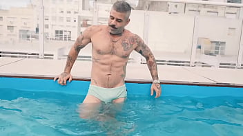 video brazilian xl i found a delicious daddy in the pool of my building and he left his cum in my hole sex