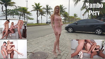 video лола моранго красивая 22летняя бразильская блондинка снятая на пляже и трахнутая тремя огромными членами dap анал sex