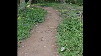 video отдал его большому парню на тропе когда появились еще двое в итоге я получил молоко от всех бесплатно sex