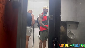 video на автовокзале есть туалетная комната много возбуждения и адреналина sex