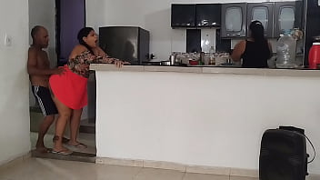 video извращенный отчим трахает свою падчерицу на глазах у ее сестрыблизняшки а она этого не замечает он ее опекун sex