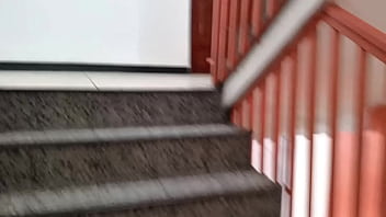 video зрелая мачеха приглашает меня в отель потому что ей нужна помощь с чемто sex