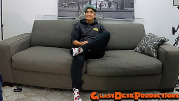 video 그녀는 일종의 그들그들 같은 존재이지만 그녀가 카메라에서 자지를 위해 보지를 열 것이기 때문에 누가 신경쓰겠어요 sex