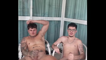 video я убедил своего натурального парня из спортзала вступить со мной в братство у меня во рту появилось молоко sex