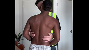 video プロジェクトの見積もりをするためにエンジニアを呼んだところイケメンでクレイジーな男が到着しました私は何かを提案し彼はそれを受け入れましたおいしいだけでなく大きくてミルクがたっぷりでした 無料 sex