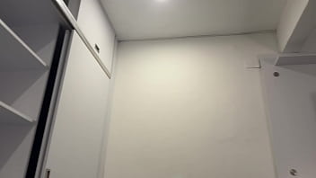 video я приглашаю свою распутную сводную сестру к себе в постель и пользуюсь возможностью потрогать ее восхитительную sex