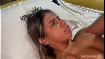 video モーテルで黒人の興奮した男とおいしい寝取られ撮影をしている妻は黒人の男のペニスに射精し復讐として顔や体中に射精した寝取られ男は我慢できず口の中に射精した sex