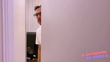 video 若いオタクはいたずらなトランスジェンダーを夢見ていましたそして彼の願いは叶いました彼はいたずらなブロンドとセックスすることになりました sex