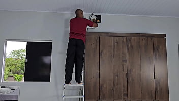 video соблазняя интернетзабавчика я так хорошо трахалась с его членом что он не смог уступить и кончил прежде чем sex