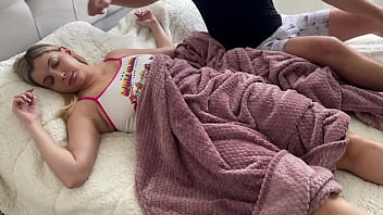 video мой сводный брат использовал меня и трахнул пока мои отчимы были в соседней комнате sex