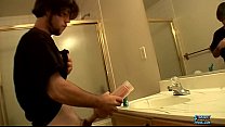 video まっすぐな男の子は大人のおもちゃを使用して2つの絶頂負荷を撃ちます sex