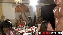 video голодных до члена милфы отсасывают у молодой стриптизерши26 sex