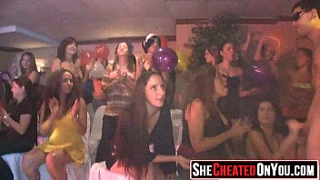 video 27パーティー娼婦がストリッパーディックを吸う019 sex