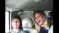 video マルディグラへの乗車のためにカメラでクソ姉妹 sex