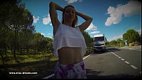 video トラック運転手のための休憩所で裸で点滅 sex
