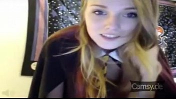 video молодая девушка мастурбирует в одежде гарри поттера camsyde sex