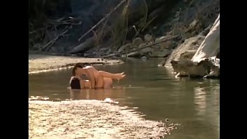 video пухлая чернокожая дрочка крошкой обрабатывает хуй sex