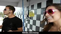 video アマチュアひよこはファック25のためにお金を取ります sex