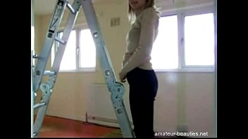 video горячую шлюшку трахнули сзади sex