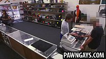 video 彼の野球カードのいくつかを質屋に売っているスタッド sex