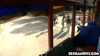 video 十代のラティーナ小柄な女の子との三人組02 sex