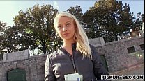video かわいいeurobabeモニカは公共の場でセックスをするために支払った sex