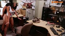 video 巨乳ラティーナは彼女のものを売って質屋で叩かれます sex