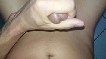 video くそー熱い巨乳ロミレインは彼女の男エリックによって猫を激しく突っ込まれます sex