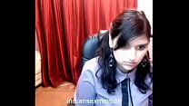 video горячая девушка колледжа на вебкамеру становится обнаженной sex