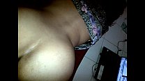 video インドネシアのマミの大きなお尻と濡れた猫が大きなペニスの後背位に襲われる sex
